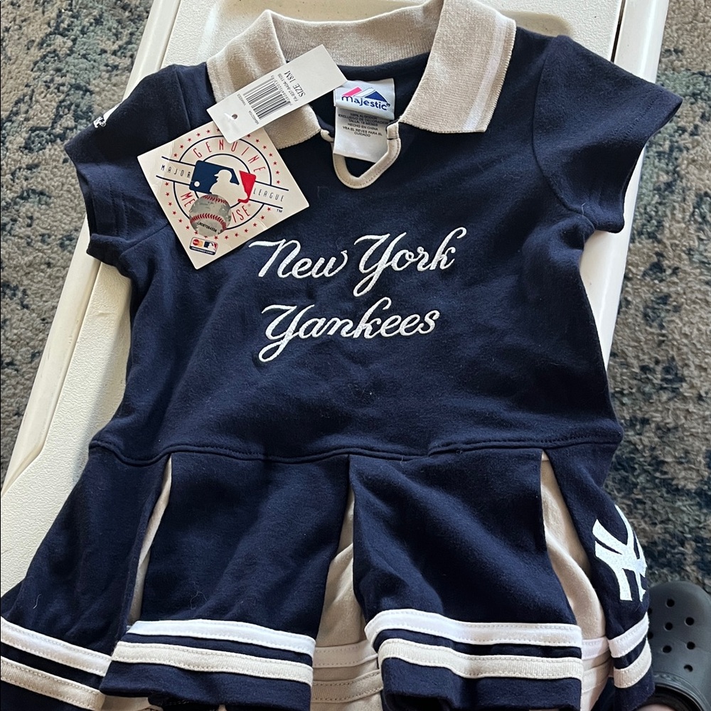 Majestic Navy and Beige New York Yankees Dress New size 18 mos